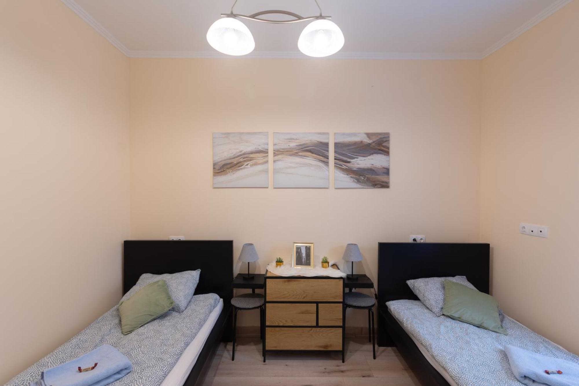 Quiet Rooms In The Bustling City Center Budapest Exterior foto