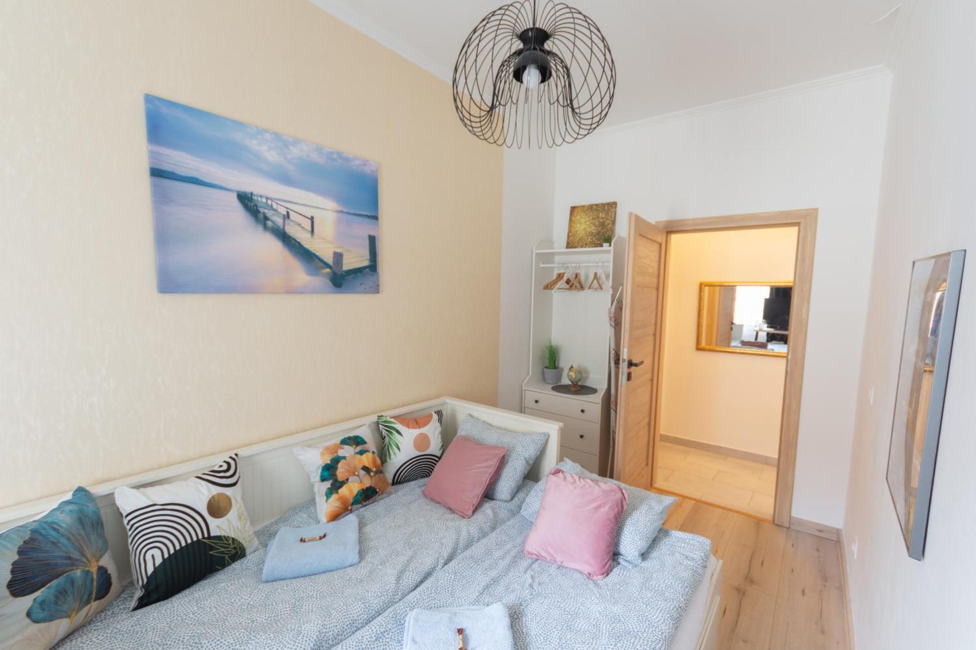 Quiet Rooms In The Bustling City Center Budapest Exterior foto