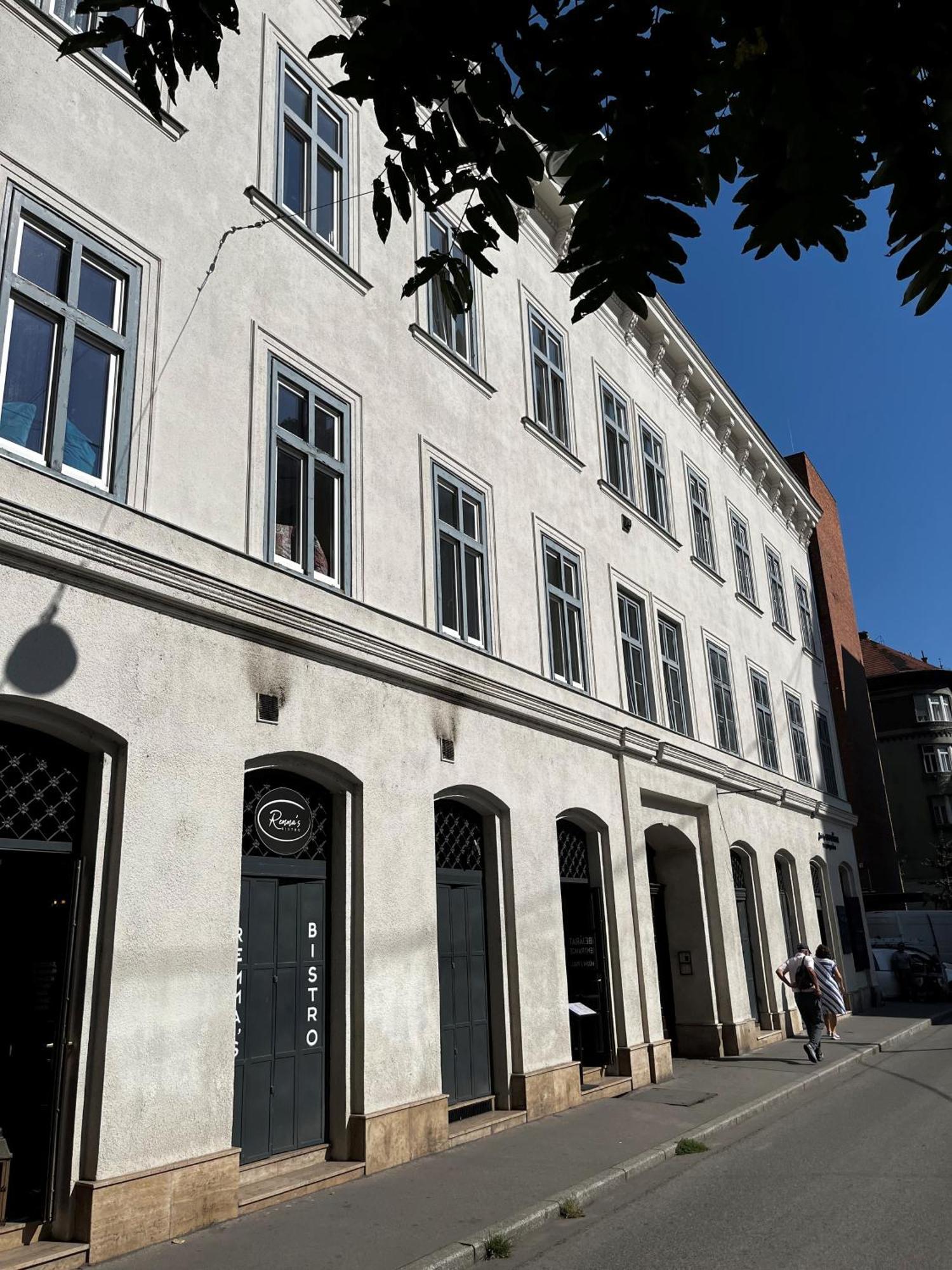 Quiet Rooms In The Bustling City Center Budapest Exterior foto